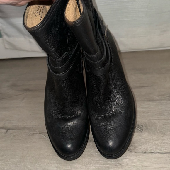 LEATHER FRYE BOOTS SIZE 8 WOMANS ALL BLACK - Picture 3 of 10